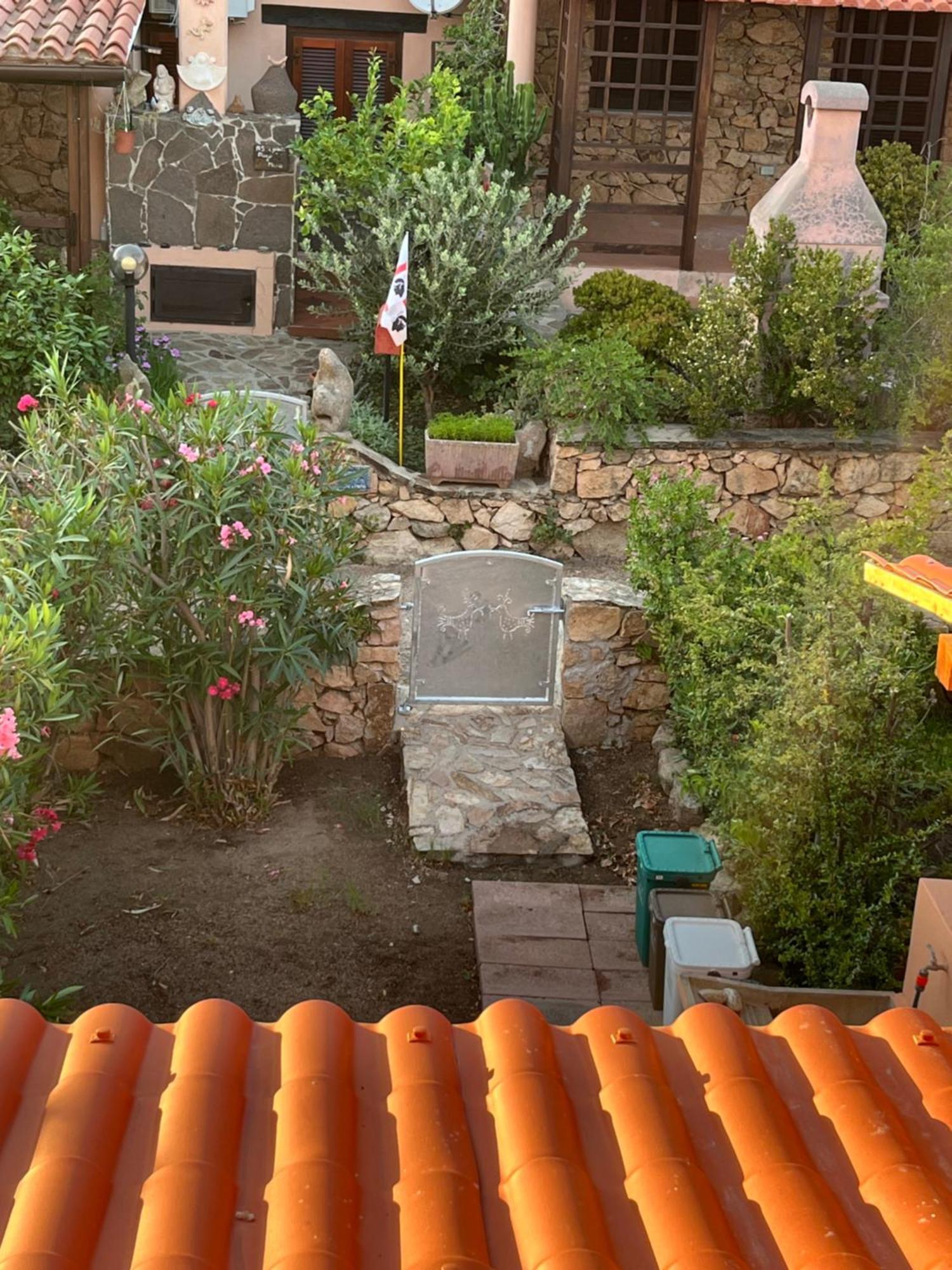 Casa Sviluppata Su Due Piani Con Doppia Veranda E Parcheggio Privato San Teodoro  Exterior foto
