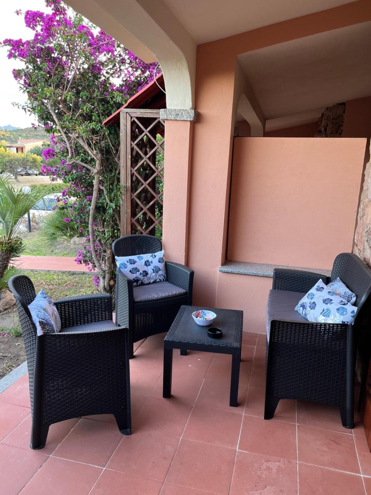 Casa Sviluppata Su Due Piani Con Doppia Veranda E Parcheggio Privato San Teodoro  Exterior foto